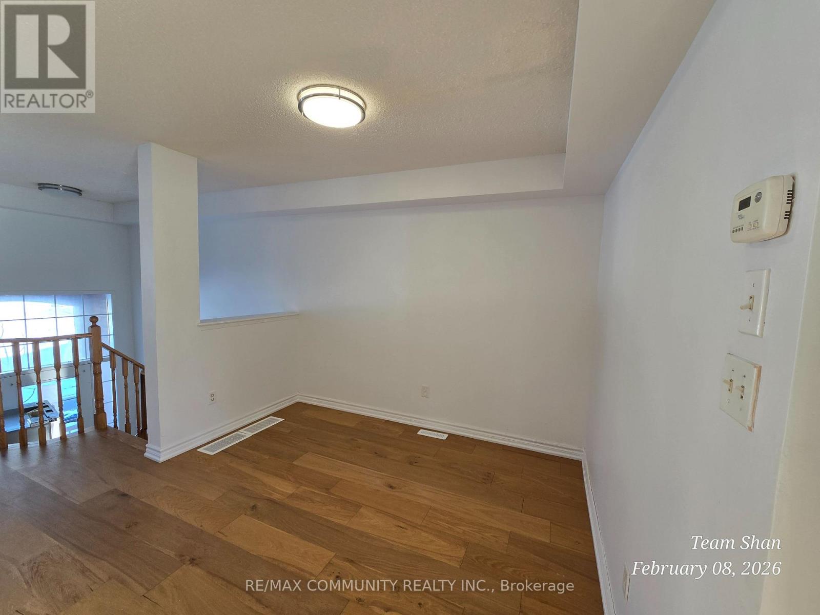 Row / Townhouse for Sale in 16 BERNARD AVENUE|Brampton (Fletcher's Creek South), Ontario L6Y5S6 4