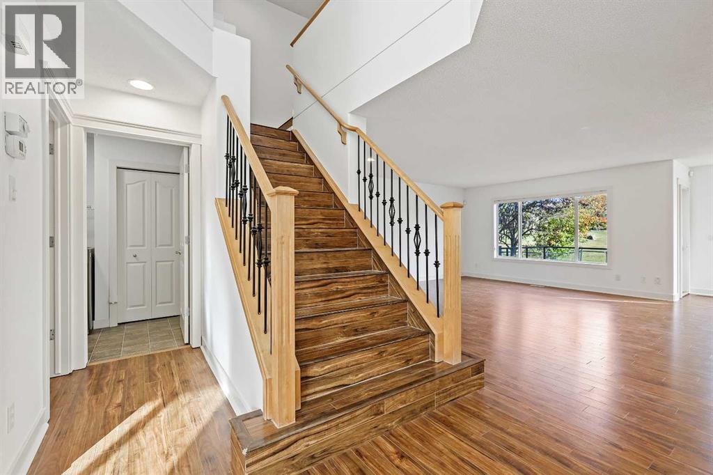 House for Sale in 7936 Springbank Boulevard SW|Calgary, Alberta T3H4L9 4