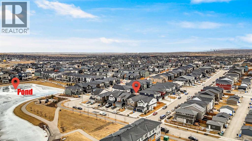 House for Sale in 67 Ambleside Park NW|Calgary, Alberta T3P1S4 2