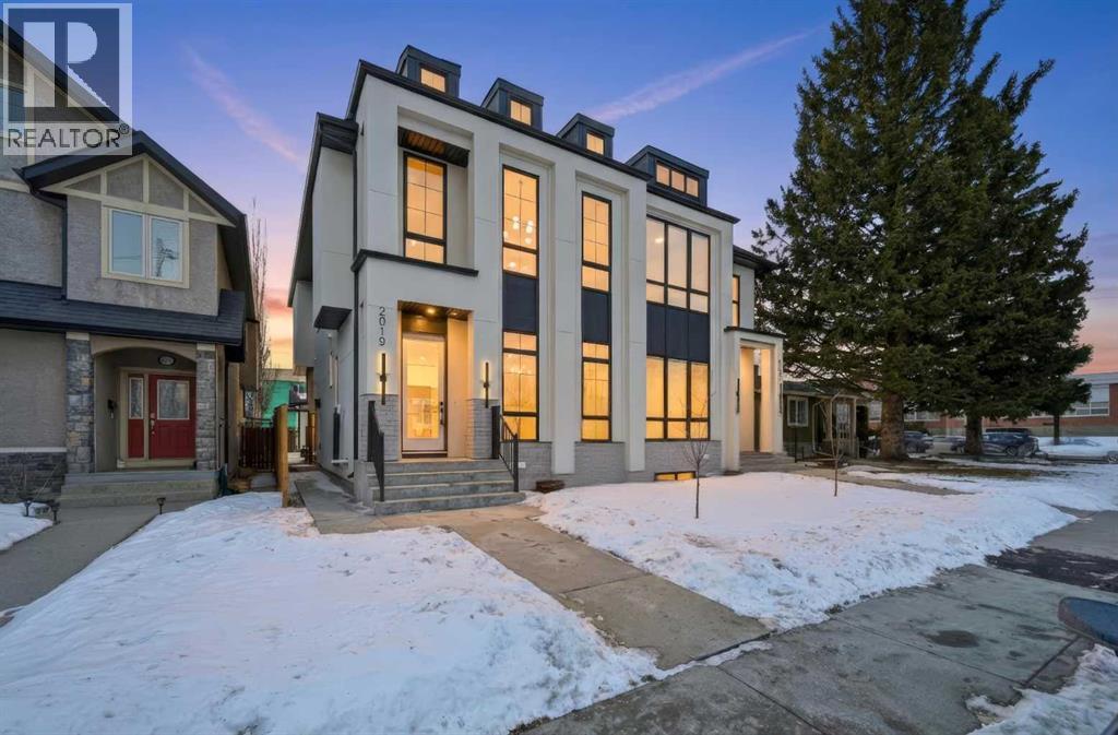 Duplex for Sale in 2019 21 Avenue NW|Calgary, Alberta T2M1M9