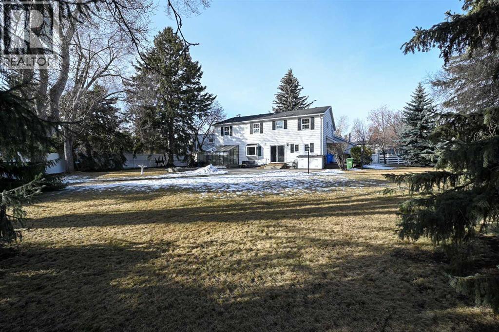 House for Sale in 1111 Beverley Boulevard SW|Calgary, Alberta T2V2C4