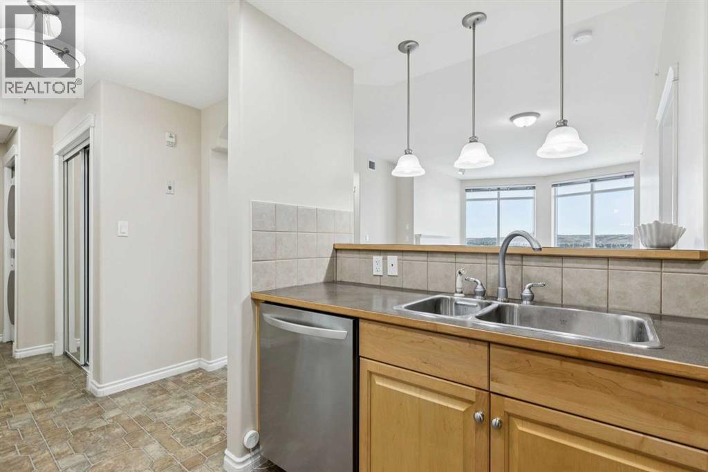 Apartment for Sale in 705, 1726 14 Avenue NW|Calgary, Alberta T2N4Y8 5