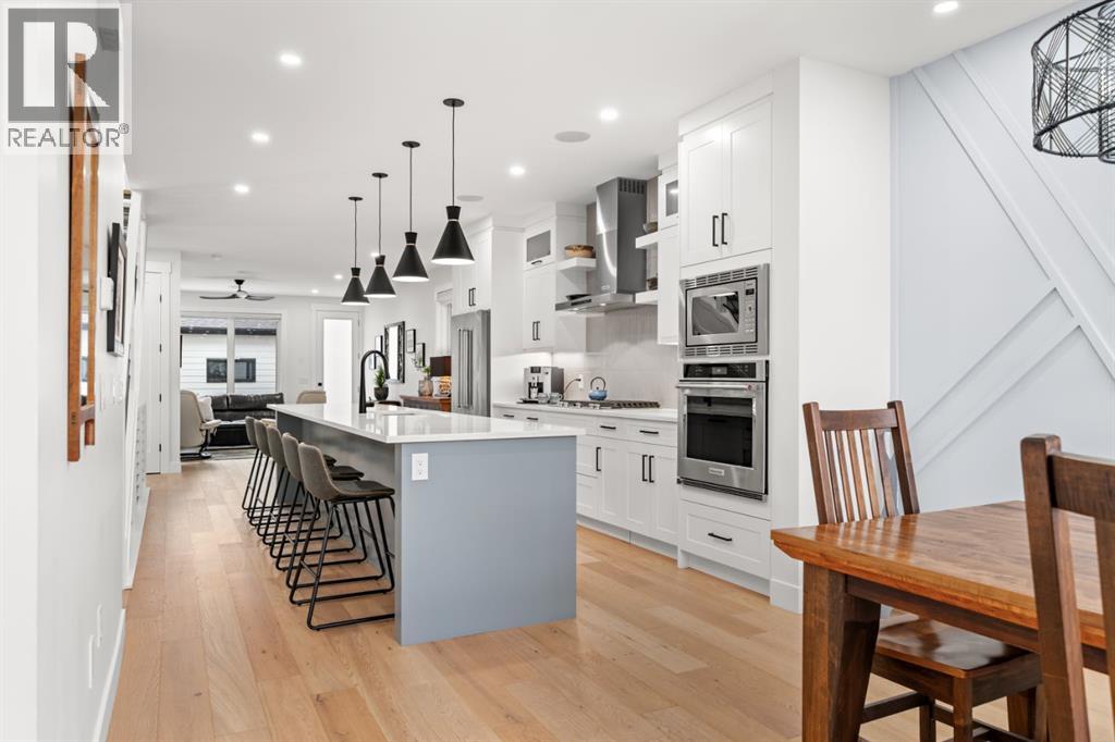 House for Sale in 2407 33 Street SW|Calgary, Alberta T3E2T3 4