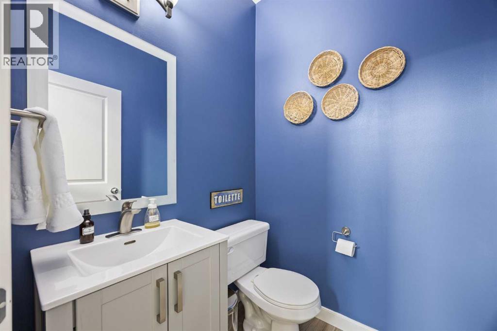 House for Sale in 202 Royal Oak Heath NW|Calgary, Alberta T3G0B6 4