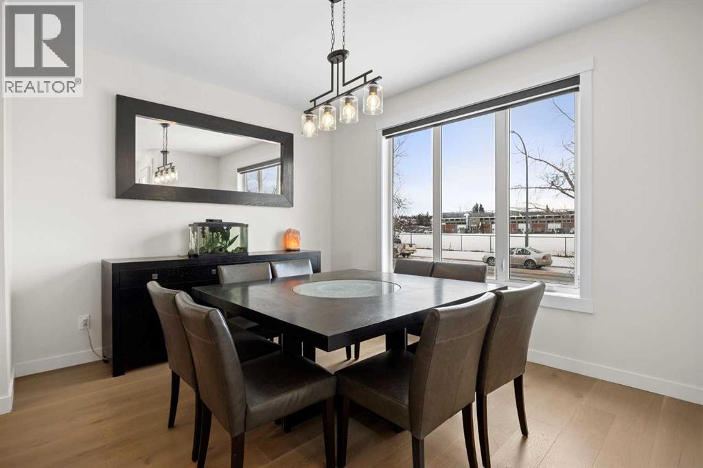 Duplex for Sale in 4635 79 Street NW|Calgary, Alberta T3B2P1 5