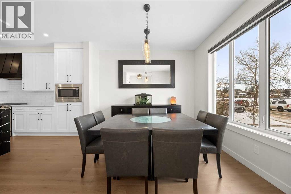 Duplex for Sale in 4635 79 Street NW|Calgary, Alberta T3B2P1 4