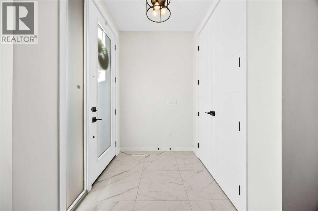 Duplex for Sale in 4635 79 Street NW|Calgary, Alberta T3B2P1 3