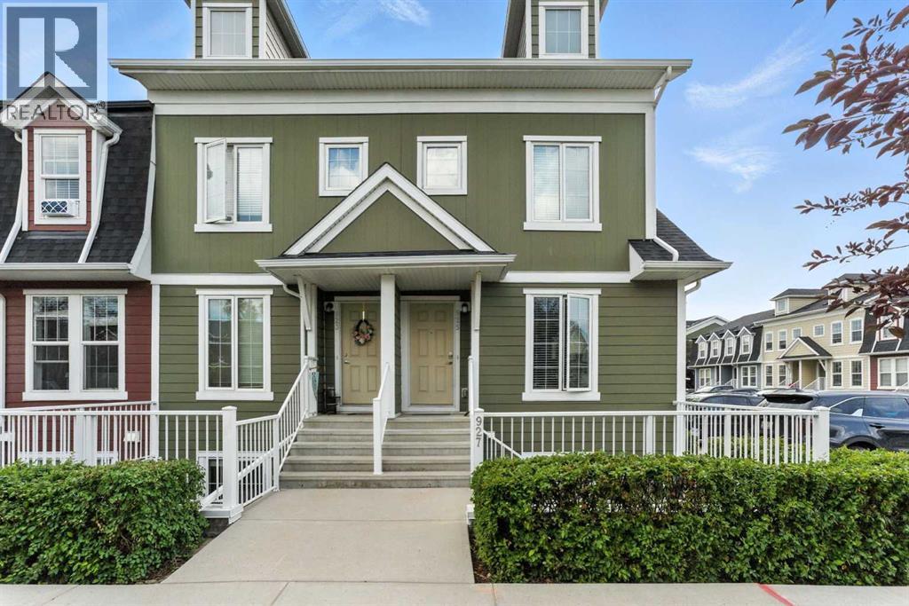 Row / Townhouse for Sale in 927 Auburn Bay Circle SE|Calgary, Alberta T3M2A3