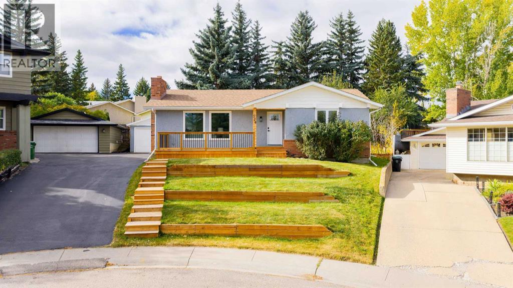 House for Sale in 328 Cantrell Place SW|Calgary, Alberta T2W2A3