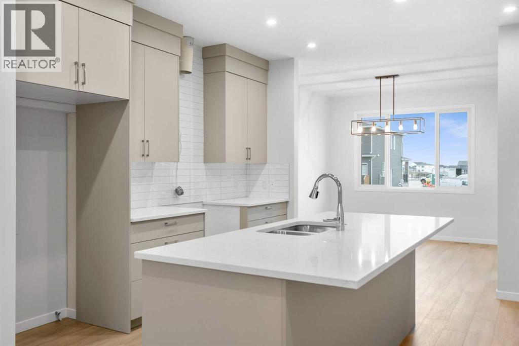 House for Sale in 17 Creekview Manor SW|Calgary, Alberta T2X5Y4 4