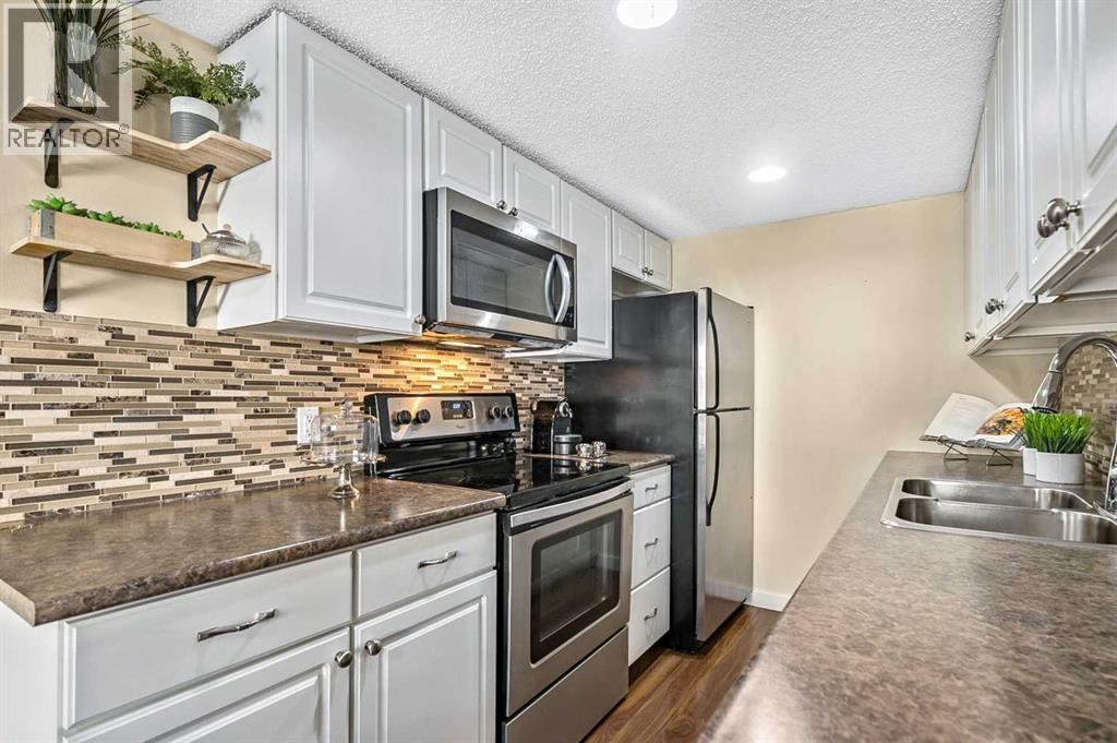 Row / Townhouse for Sale in 423, 200 Brookpark Drive SW|Calgary, Alberta T2W3E5 3