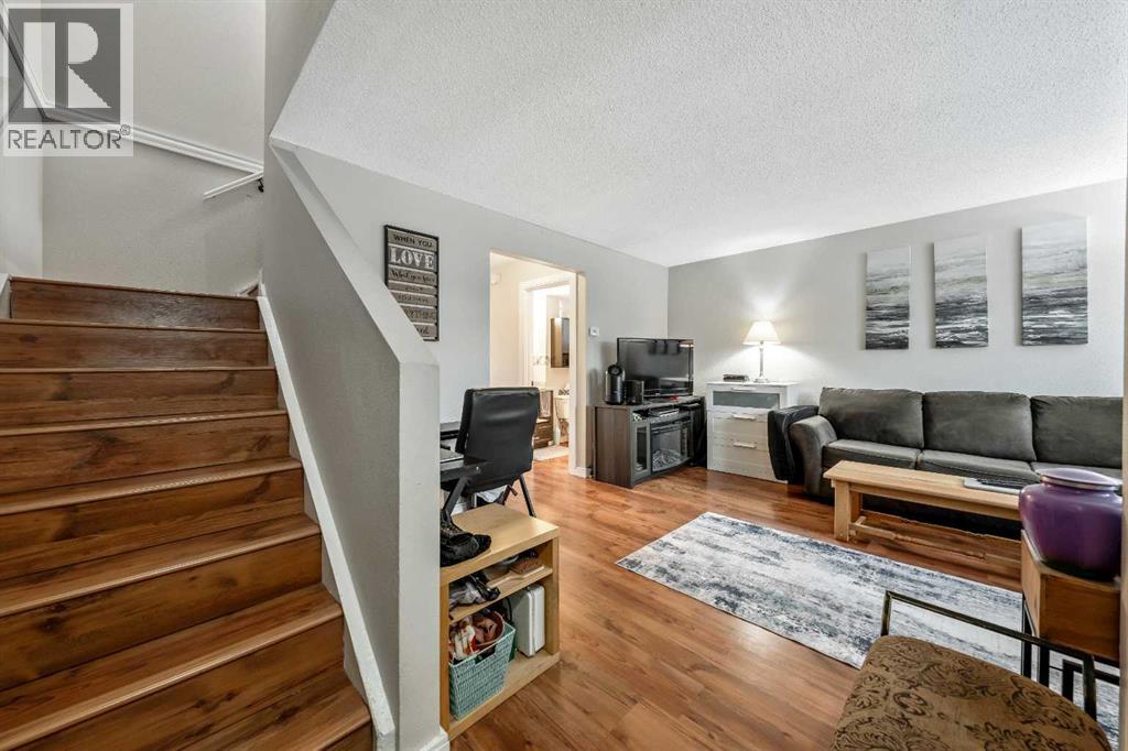 Row / Townhouse for Sale in 147, 123 Queensland Drive SE|Calgary, Alberta T2J5J4 2