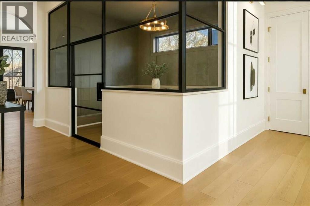 House for Sale in 1603 42 Avenue SW|Calgary, Alberta T2T2M4 2