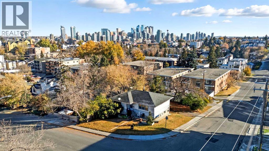 House for Sale in 2524 17a Street|Calgary, Alberta t2t4s4