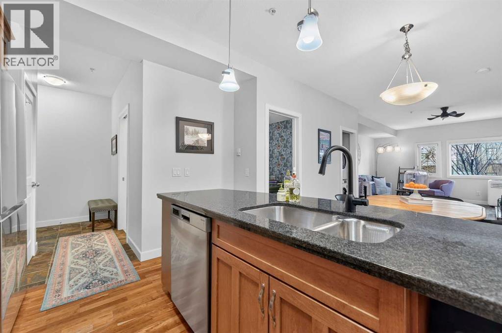 Apartment for Sale in 303, 1818 14 Street SW|Calgary, Alberta T2T3S9 4