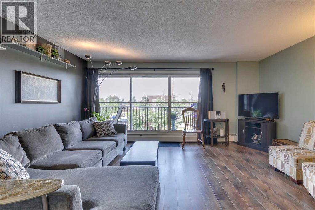 Apartment for Sale in 35B, 231 Heritage Drive SE|Calgary, Alberta T2N1N2 5