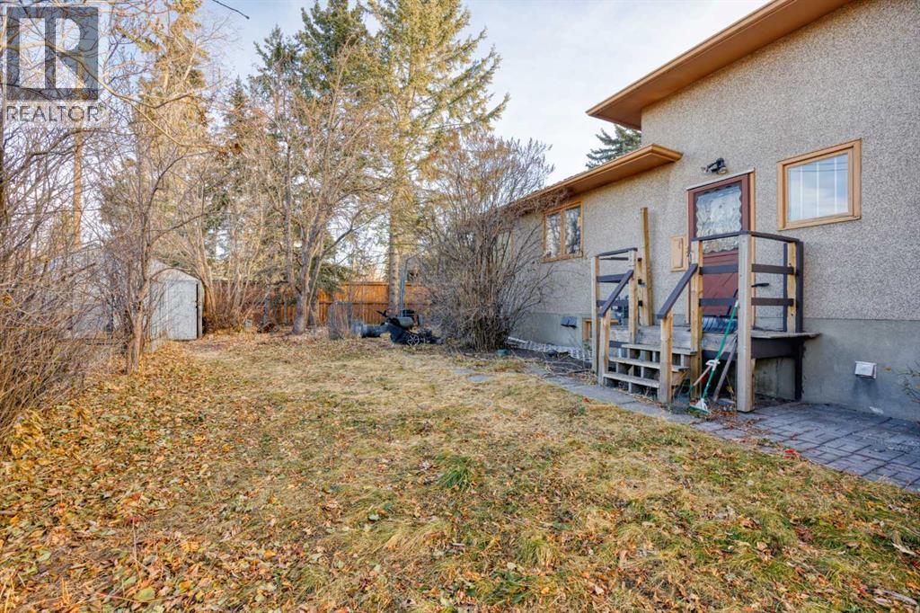 House for Sale in 58 Canyon Drive NW|Calgary, Alberta T2L0R3 3