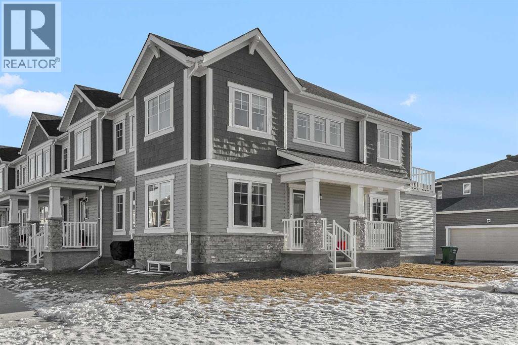 Row / Townhouse for Sale in 11 Carringham Way NW|Calgary, Alberta T3P1W2 2