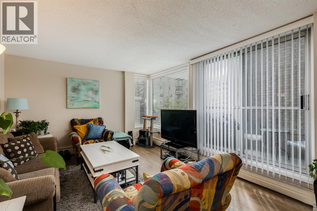 Apartment for Sale in 306, 1123 13 Avenue SW|Calgary, Alberta T2R0L7 2