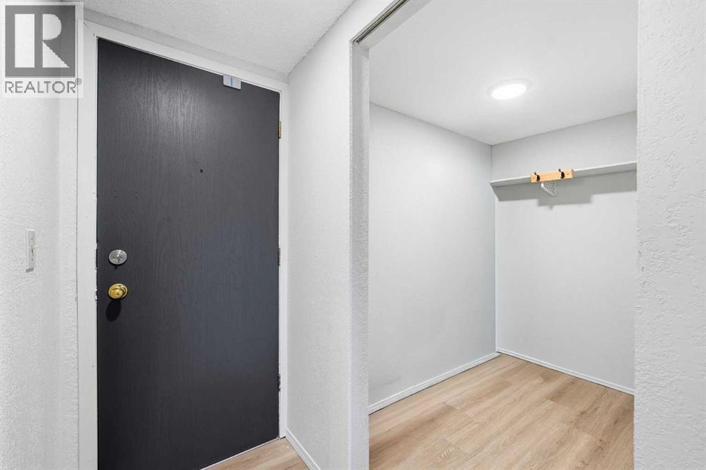 Apartment for Sale in 305, 1113 37 Street SW|Calgary, Alberta T3C1S5 3