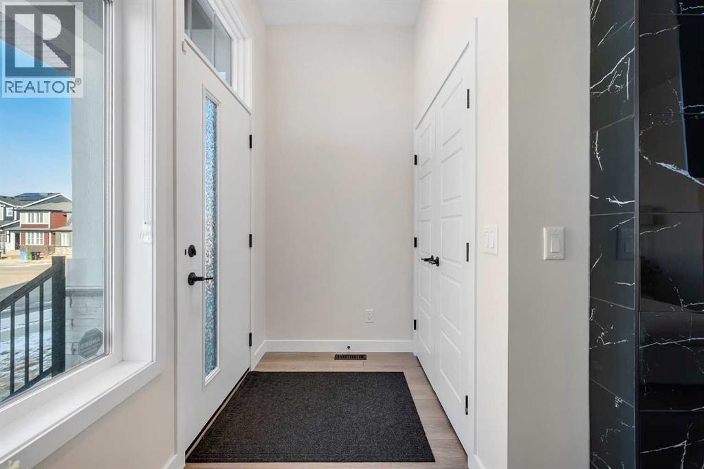 House for Sale in 11 Marmot Way NW|Calgary, Alberta T3R2C1 4