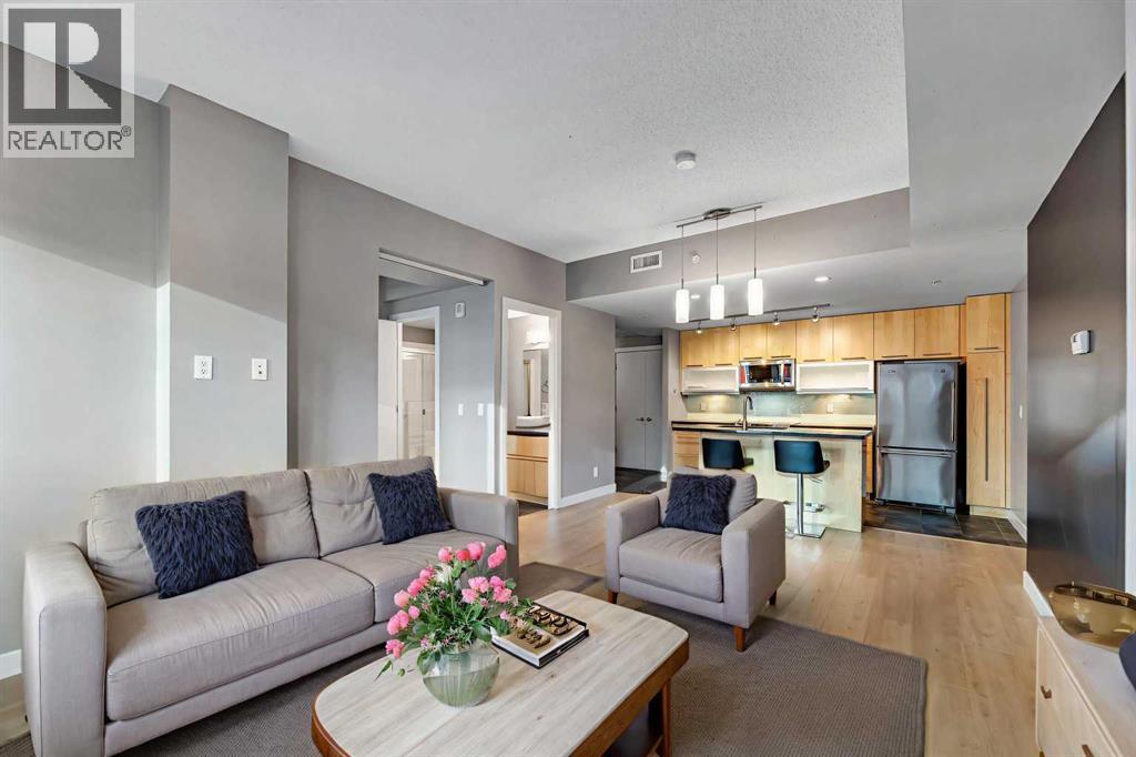 Apartment for Sale in 201, 215 13 Avenue SW|Calgary, Alberta T2R0V6 3