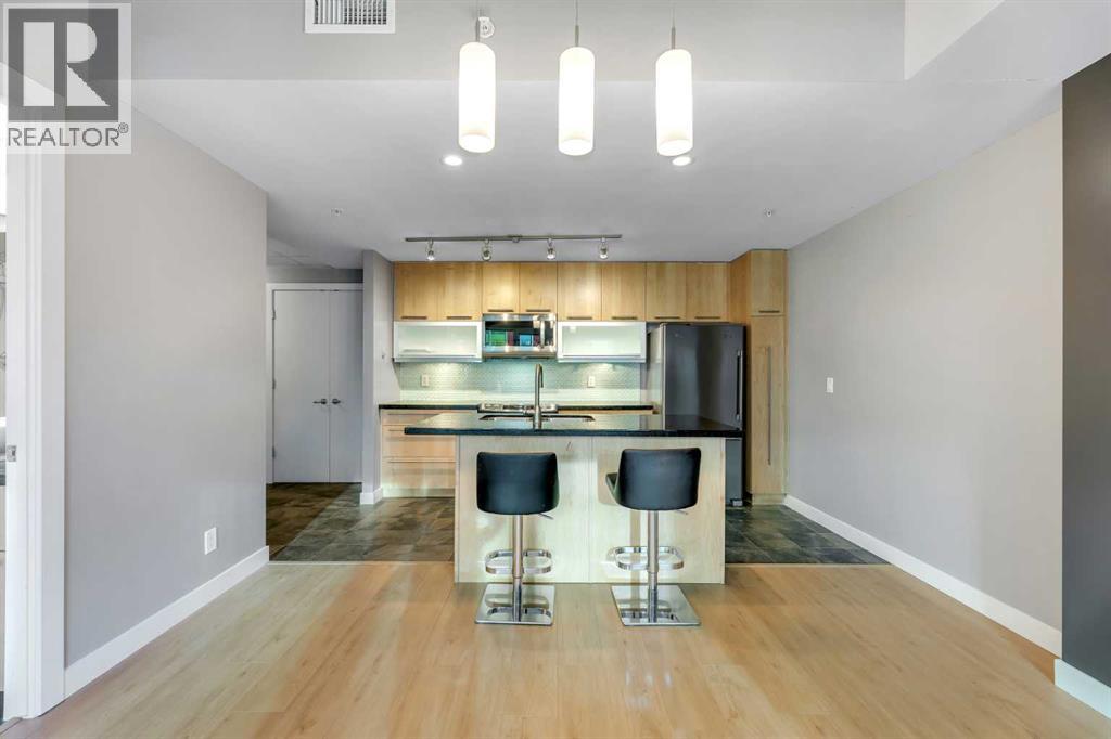 Apartment for Sale in 201, 215 13 Avenue SW|Calgary, Alberta T2R0V6 4