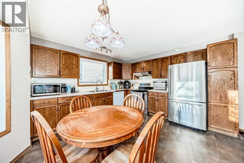 House for Sale in 78 Sandringham Way NW|Calgary, Alberta T3K3V7 3