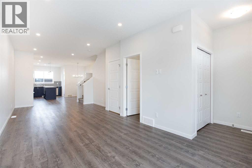 Duplex for Sale in 16 Creekstone Drive SW|Calgary, Alberta T2X4Z5 5