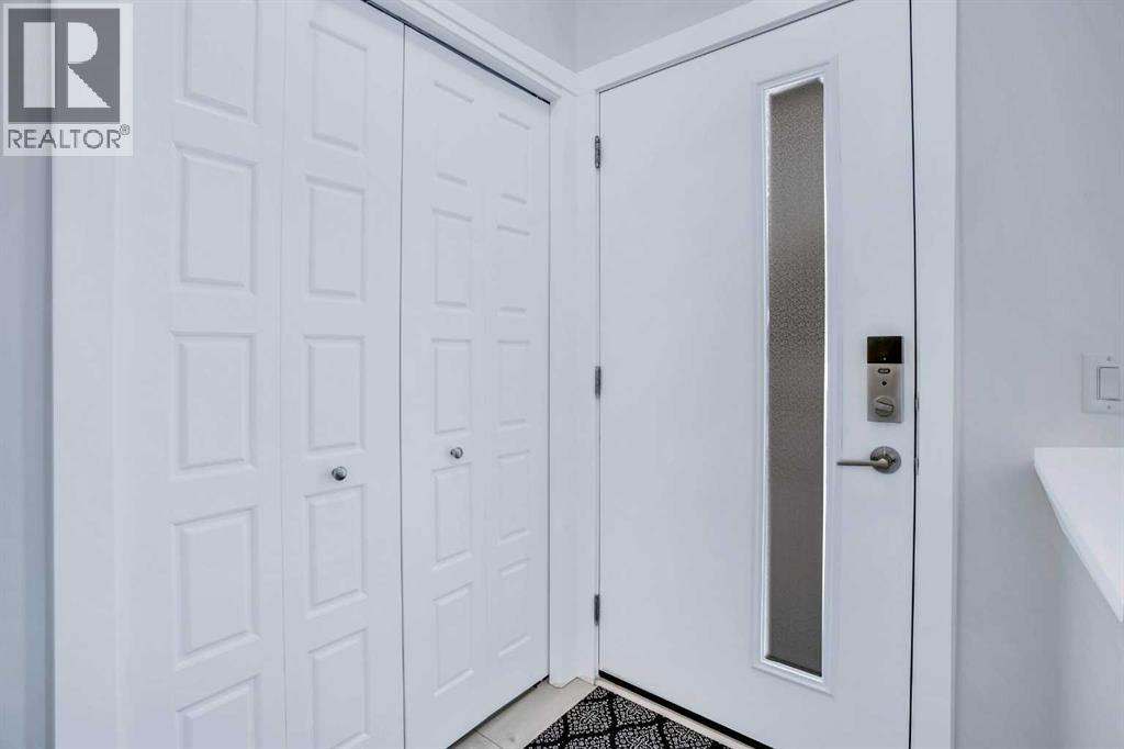 Row / Townhouse for Sale in 160 Livingston Common NE|Calgary, Alberta T3P1K1 2