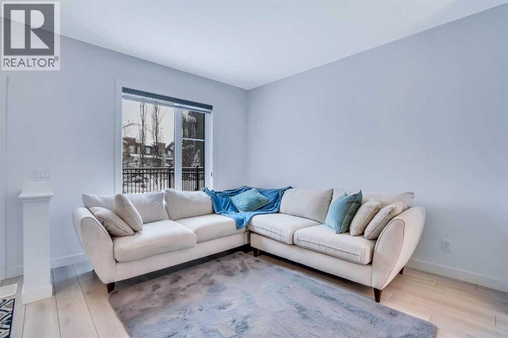 Row / Townhouse for Sale in 160 Livingston Common NE|Calgary, Alberta T3P1K1 4