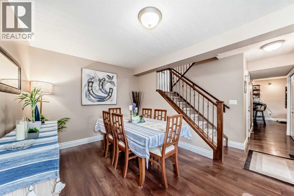 Row / Townhouse for Sale in 169, 79 Glamis Green SW|Calgary, Alberta T3E6T9