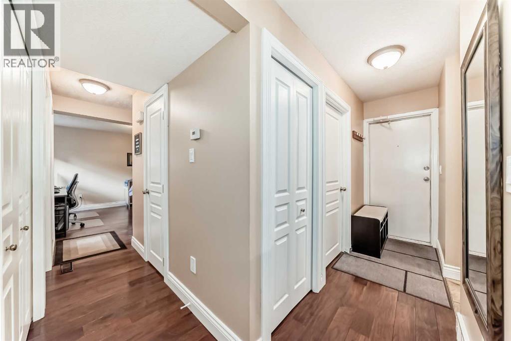 Row / Townhouse for Sale in 169, 79 Glamis Green SW|Calgary, Alberta T3E6T9 5