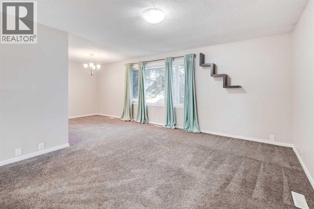 Duplex for Sale in 43 Midridge Gardens SE|Calgary, Alberta T2X1C4 4