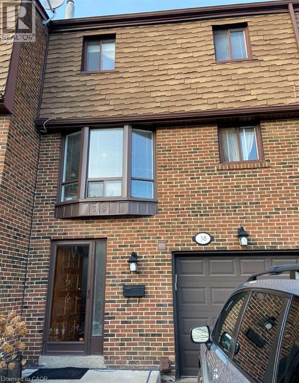 Row / Townhouse for Sale in 3395 CLIFF Road N Unit# 38|Mississauga, Ontario L5A3M7