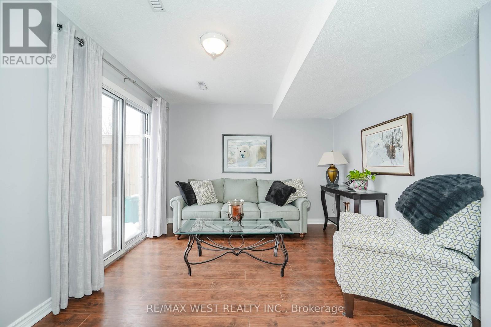 Row / Townhouse for Sale in 24 - 7340 COPENHAGEN ROAD|Mississauga (Meadowvale), Ontario L5N2S5 2