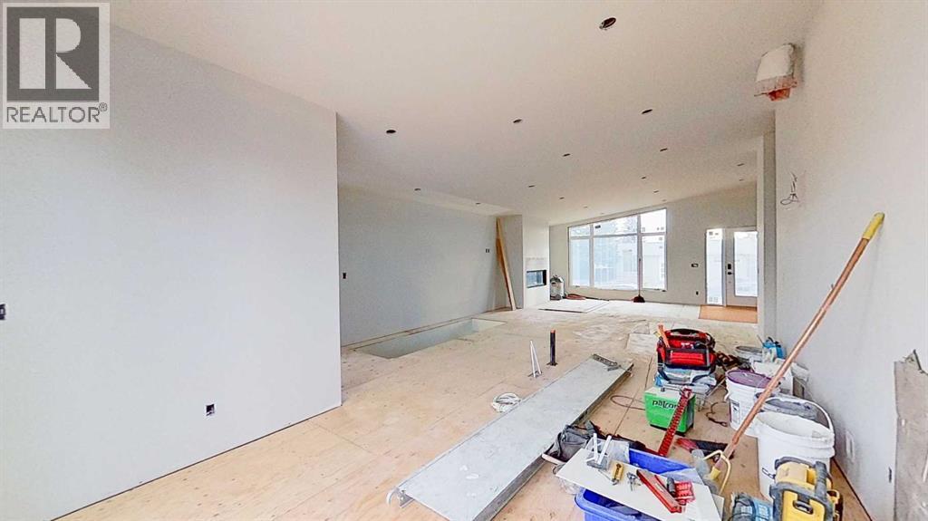 House for Sale in 5616 Lodge Crescent SW|Calgary, Alberta T3E5Y7 5