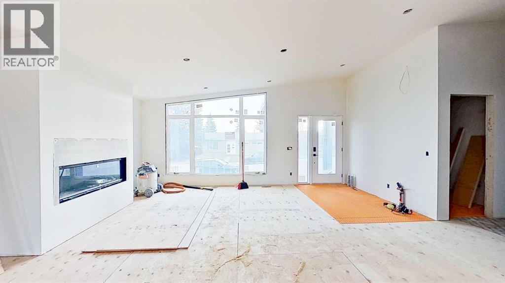 House for Sale in 5616 Lodge Crescent SW|Calgary, Alberta T3E5Y7 4