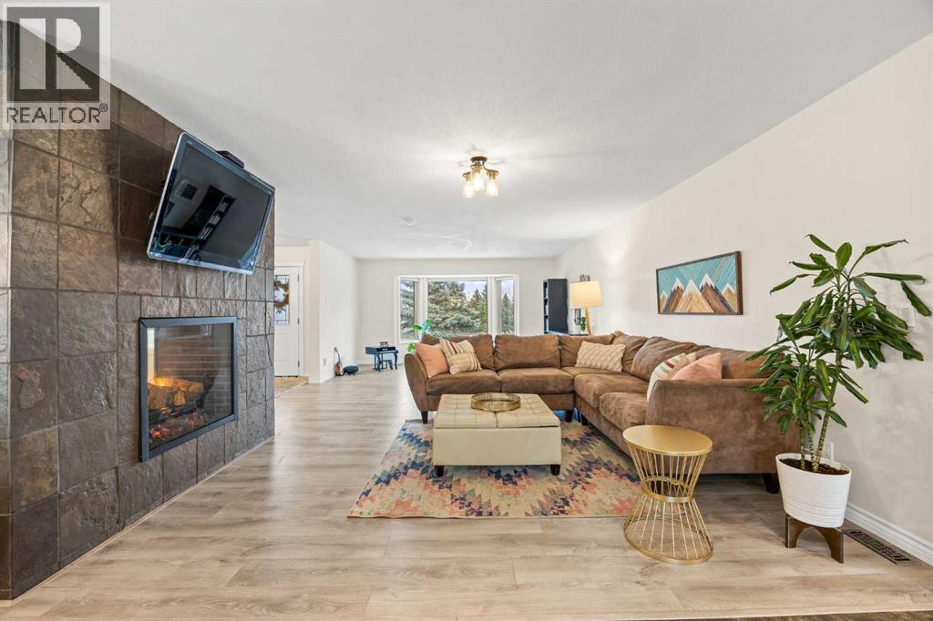 House for Sale in 31 Elbow River Court|Rural Rocky View County, Alberta T3Z2T7 4