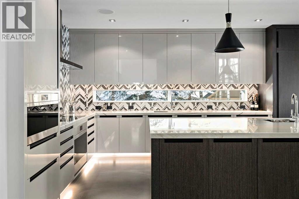 House for Sale in 25 Posthill Drive SW|Calgary, Alberta T3H0A8 4