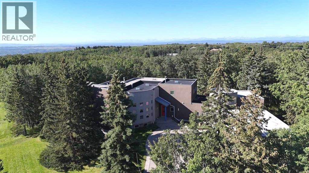 House for Sale in 43 Westbluff Place|Rural Rocky View County, Alberta T3Z3N9 3