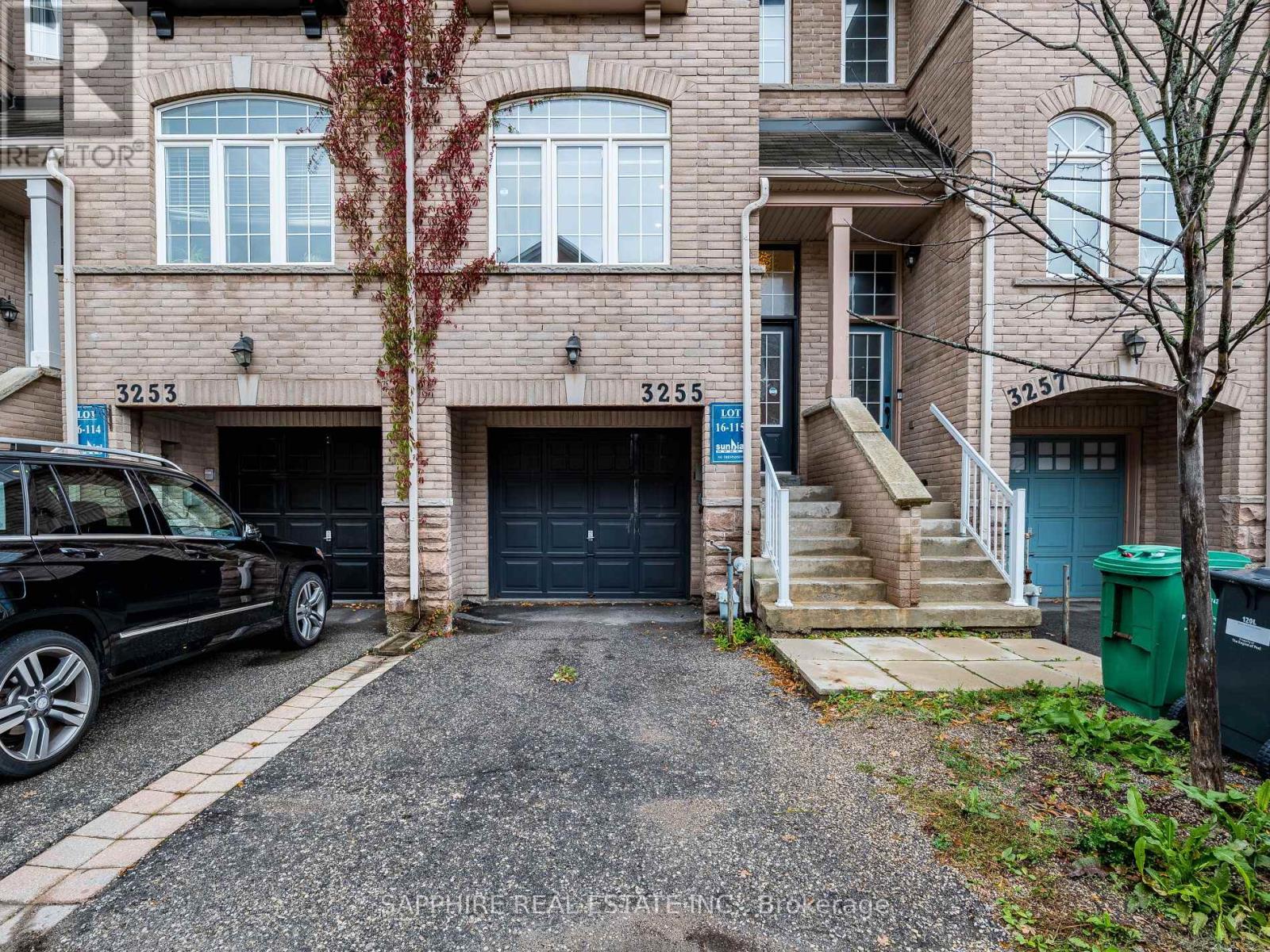 Row / Townhouse for Sale in 3255 REDPATH CIRCLE|Mississauga (Lisgar), Ontario L5N8R3