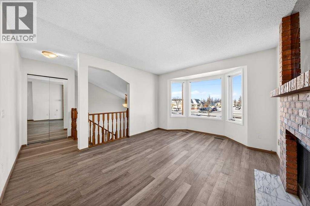 House for Sale in 184 Falmere Way NE|Calgary, Alberta T3J2Y2 5