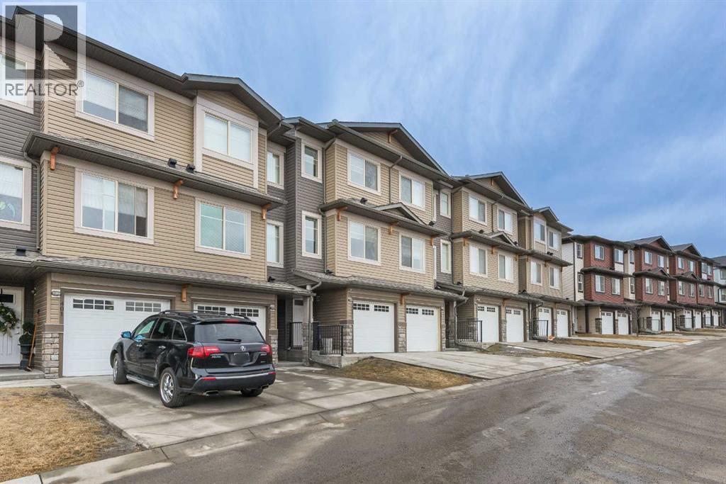 Row / Townhouse for Sale in 405 Sage Hill Grove NW|Calgary, Alberta T3R0Z8 2
