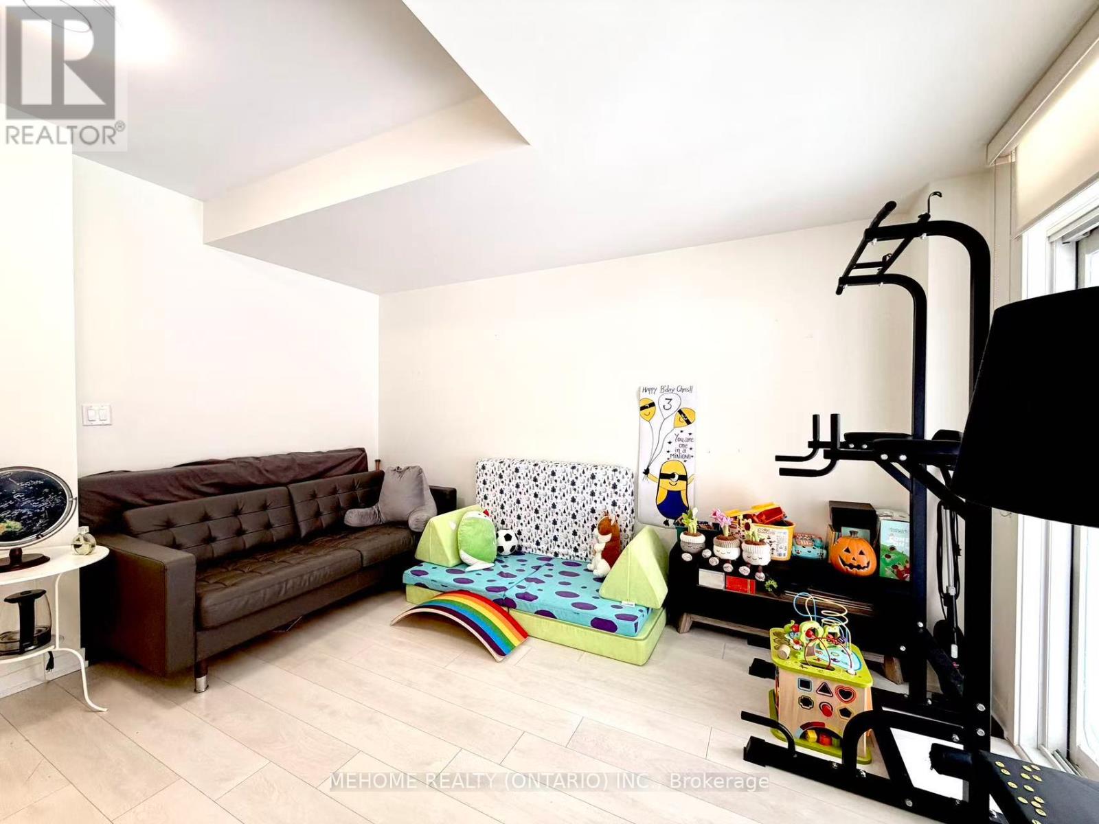 Row / Townhouse for Sale in 196 HUGUENOT ROAD|Oakville (GO Glenorchy), Ontario L6H7C3 5