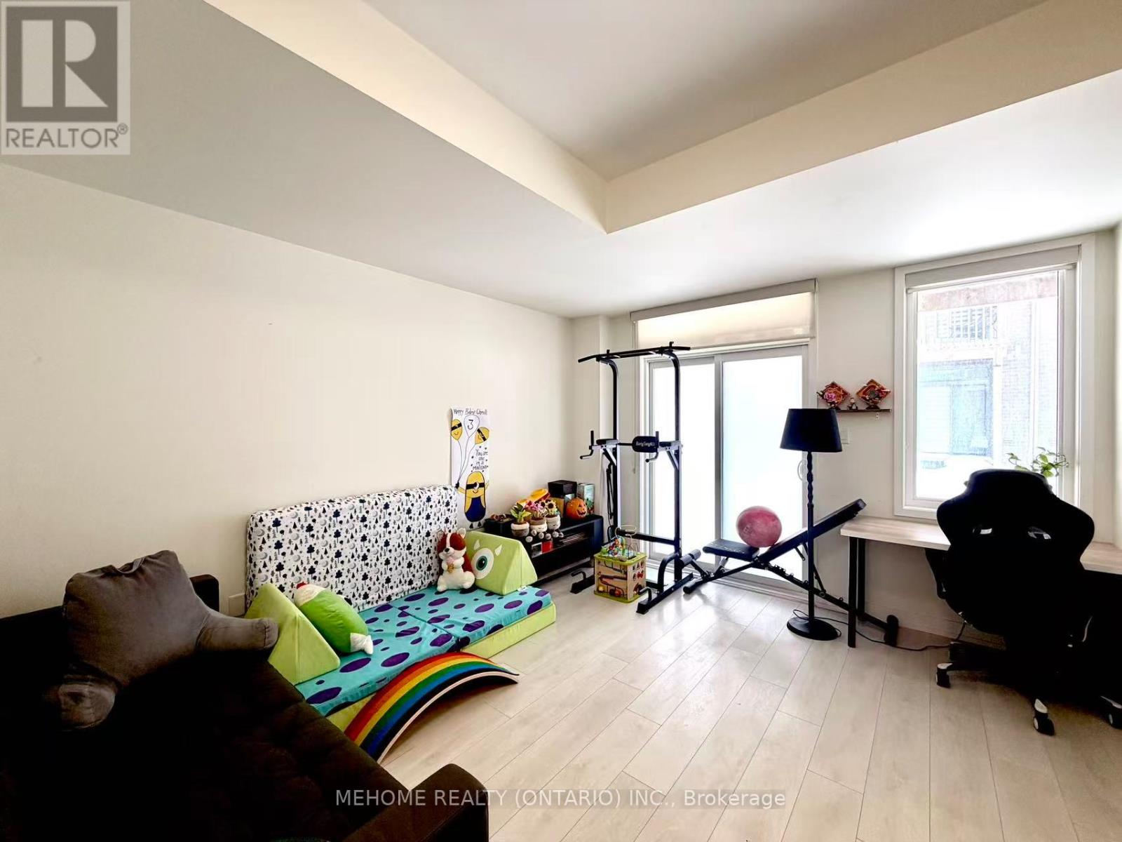 Row / Townhouse for Sale in 196 HUGUENOT ROAD|Oakville (GO Glenorchy), Ontario L6H7C3 4