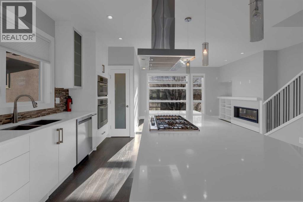 Duplex for Sale in 2319 23 Avenue SW|Calgary, Alberta T2T1W8 4