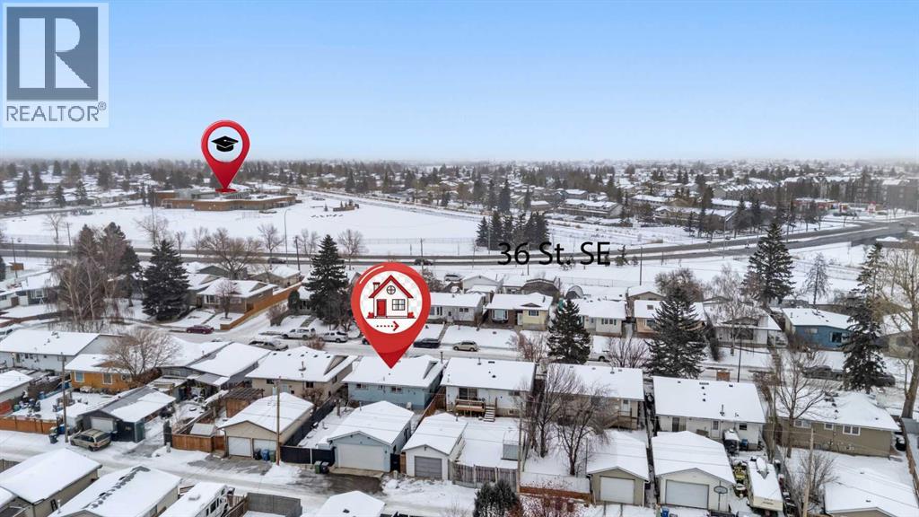 House for Sale in 263 Doverview Crescent SE|Calgary, Alberta T2B1Y7 4