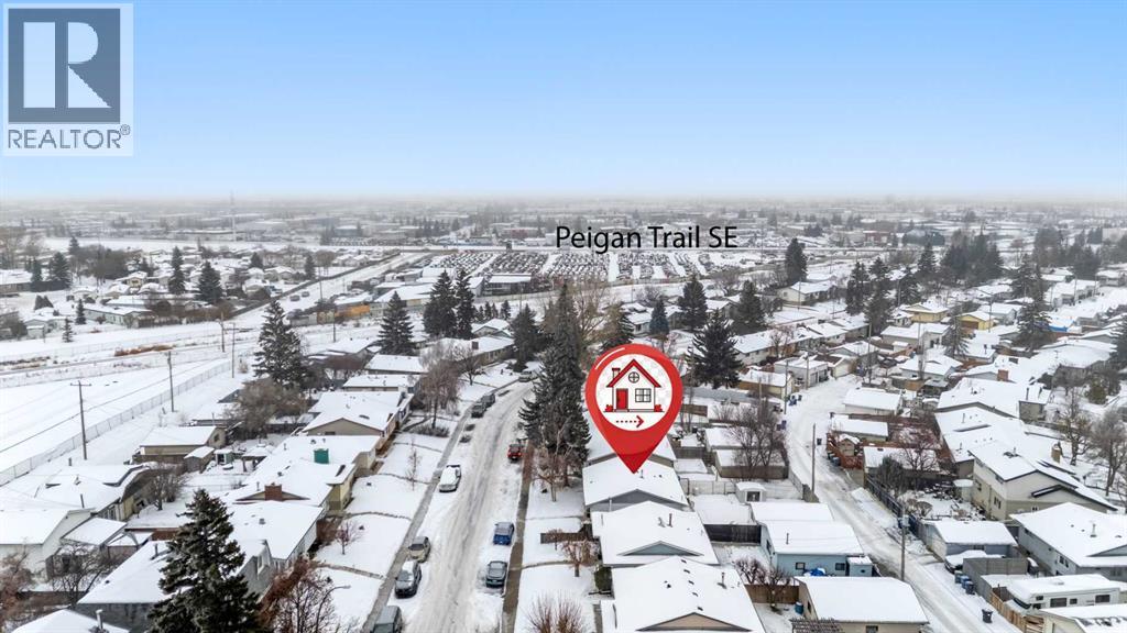 House for Sale in 263 Doverview Crescent SE|Calgary, Alberta T2B1Y7 3