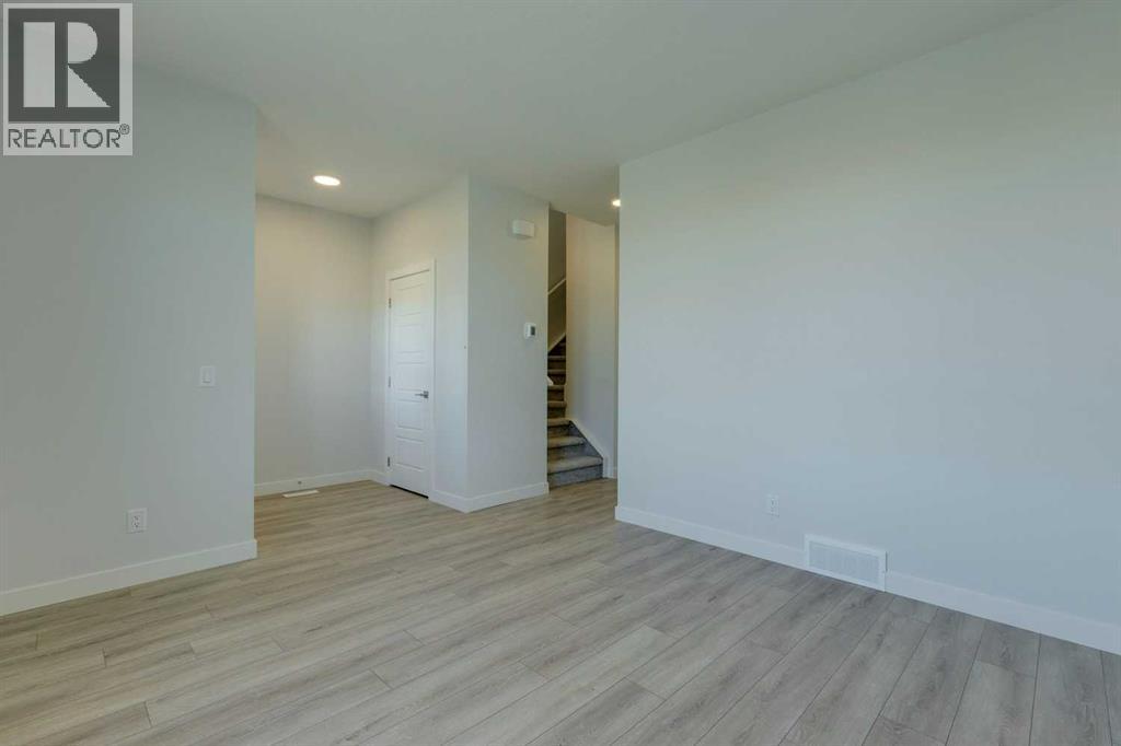 House for Sale in 92 Amblefield View NW|Calgary, Alberta T3P2L6 3